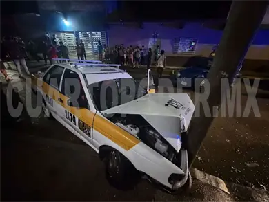 Aparatosa colisi&oacute;n salda con menor grave