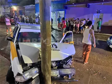 Aparatosa colisión salda con menor grave Aparatosa colisión salda con menor grave
