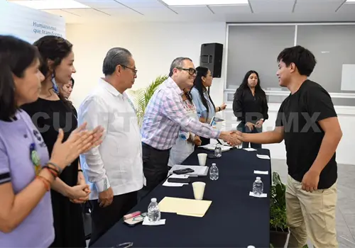 Dan atenci&oacute;n integral a comunidad estudiantil