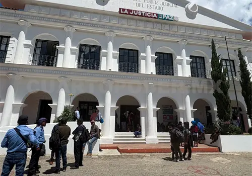 Desplazados piden retorno seguro a sus hogares