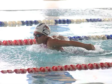 Delfines conquistan alberca del Polideportivo