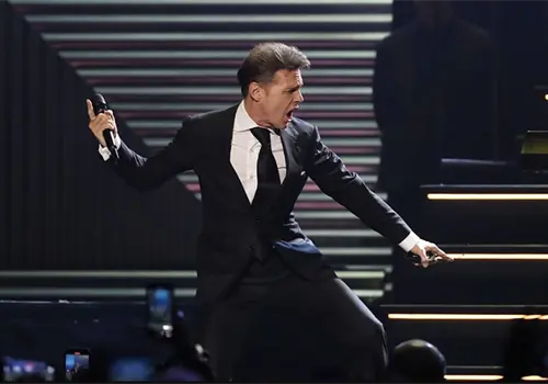 Luis Miguel da detalles de su gira 2027 Luis Miguel da detalles de su gira 2027