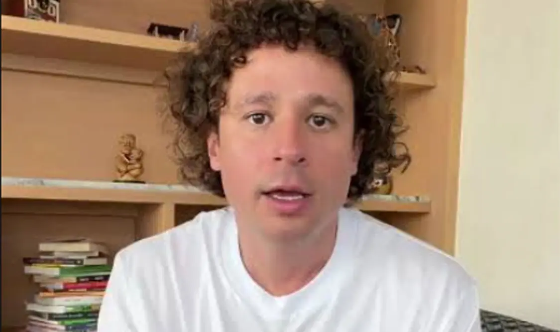 Luisito Comunica revela deuda millonaria