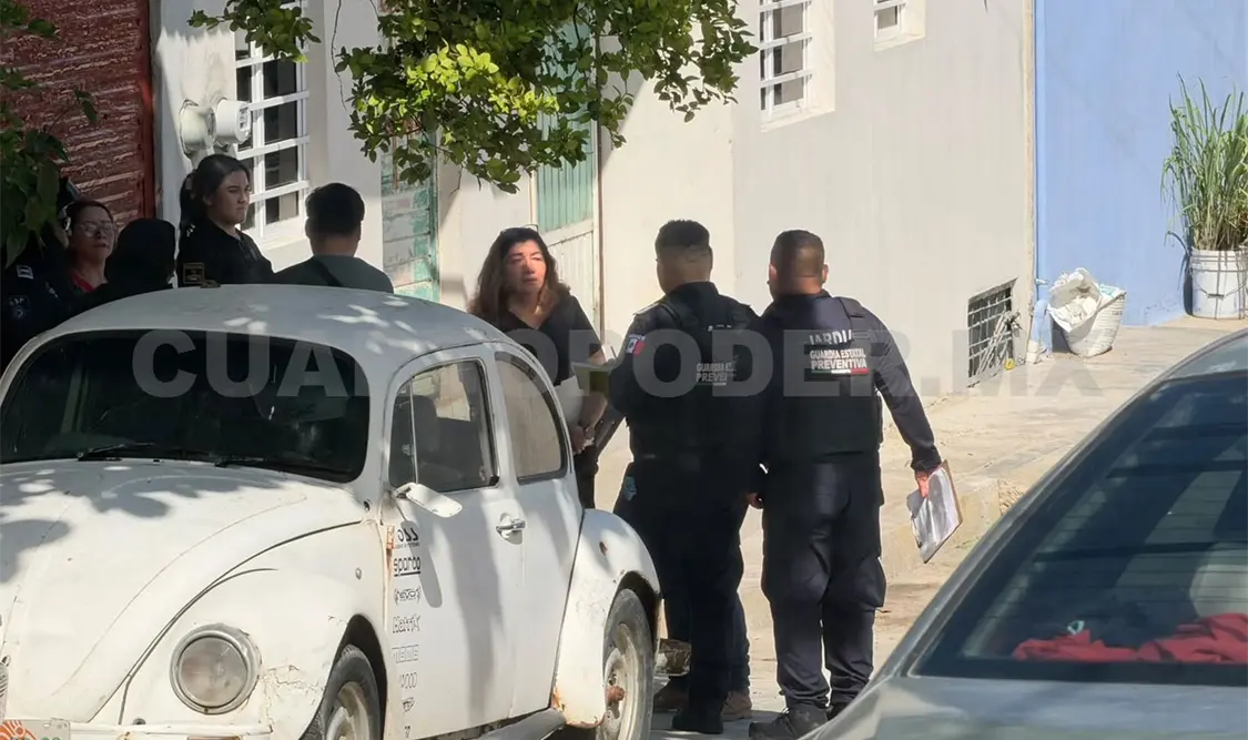 Policías acudieron a la vivienda ubicada en la colonia Agripino Gutiérrez tras recibir el reporte. Ulises Villalobos / CP