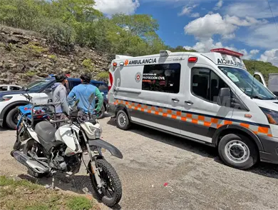 Impactan a motociclista y resulta con posible fractura Impactan a motociclista y resulta con posible fractura