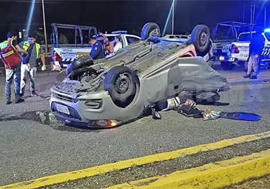 Vuelcan por circular a exceso de velocidad Vuelcan por circular a exceso de velocidad