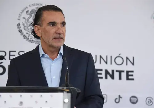 En acalorada discusi&oacute;n, avalan Ley antimemes