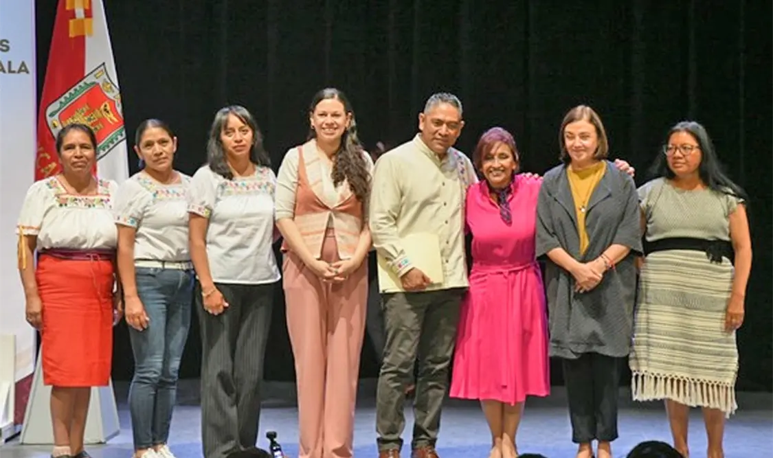 Alumnas y alumnos de la Escuela Primaria Indígena Bilingüe Coyolxauhqui participaron en la ceremonia con interpretaciones en náhuatl. Cortesía