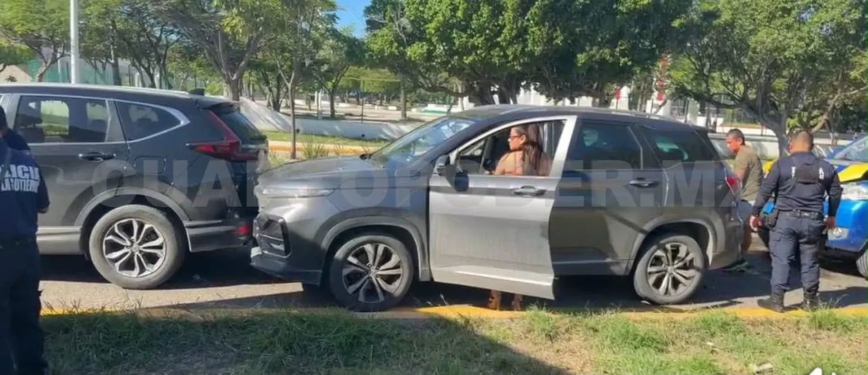 De nueva cuenta, no guardar la distancia entre vehículos propició la colisión. Ulises Villalobos / CP