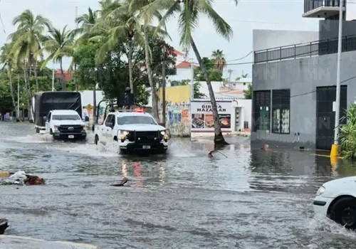 Se intensifica Rachel a huracán categoría 3 Se intensifica Rachel a huracán categoría 3