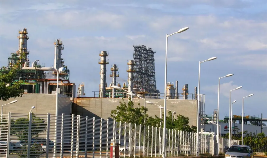 La determinación del Gobierno Federal ha sido apostar por refinar más y apoyarse en la nueva refinería Dos Bocas. Cortesía