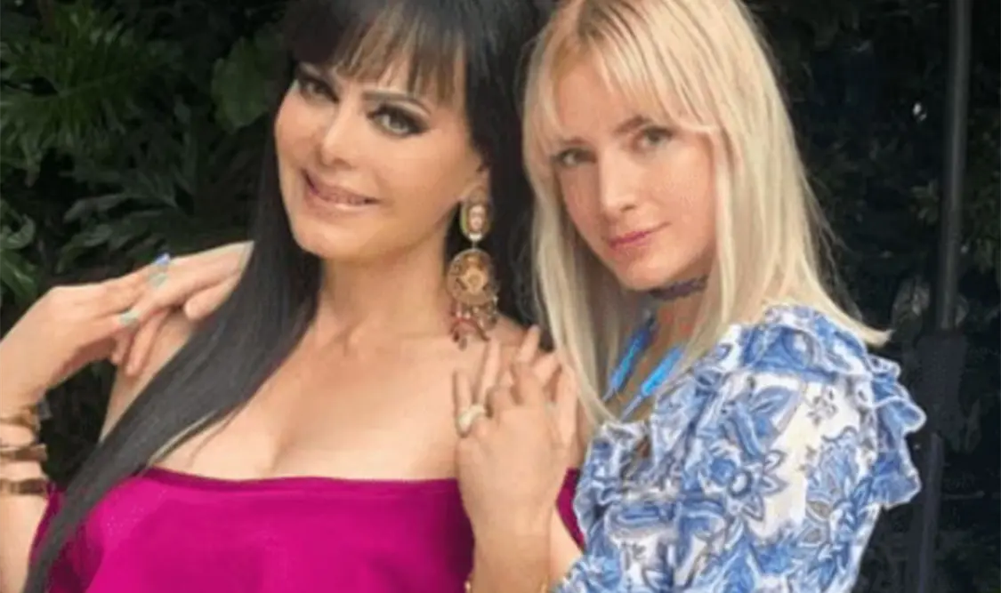 Imelda Tuñón sale del país