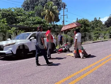 Lesionado al impactar motocicleta y SUV