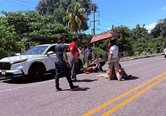 Lesionado al impactar motocicleta y SUV Lesionado al impactar motocicleta y SUV