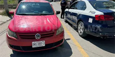 Atropellan a dos; uno es trasladado al hospital Atropellan a dos; uno es trasladado al hospital