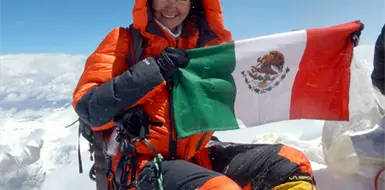 Alpinista mexicana completa grandes hitos de escalada Alpinista mexicana completa grandes hitos de escalada