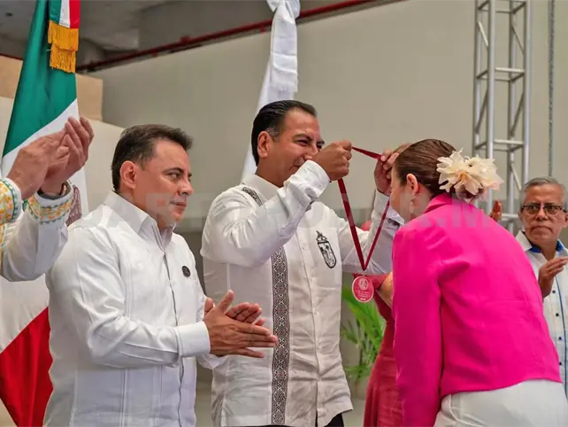 Entregan Medalla al Mérito "Notaria Laura Martínez Chanona" Entregan Medalla al Mérito "Notaria Laura Martínez Chanona"