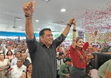Van Dulce y Jovani a la interna de Morena