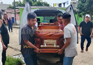 Llega cuerpo de Alberto Patishtán a El Bosque Llega cuerpo de Alberto Patishtán a El Bosque