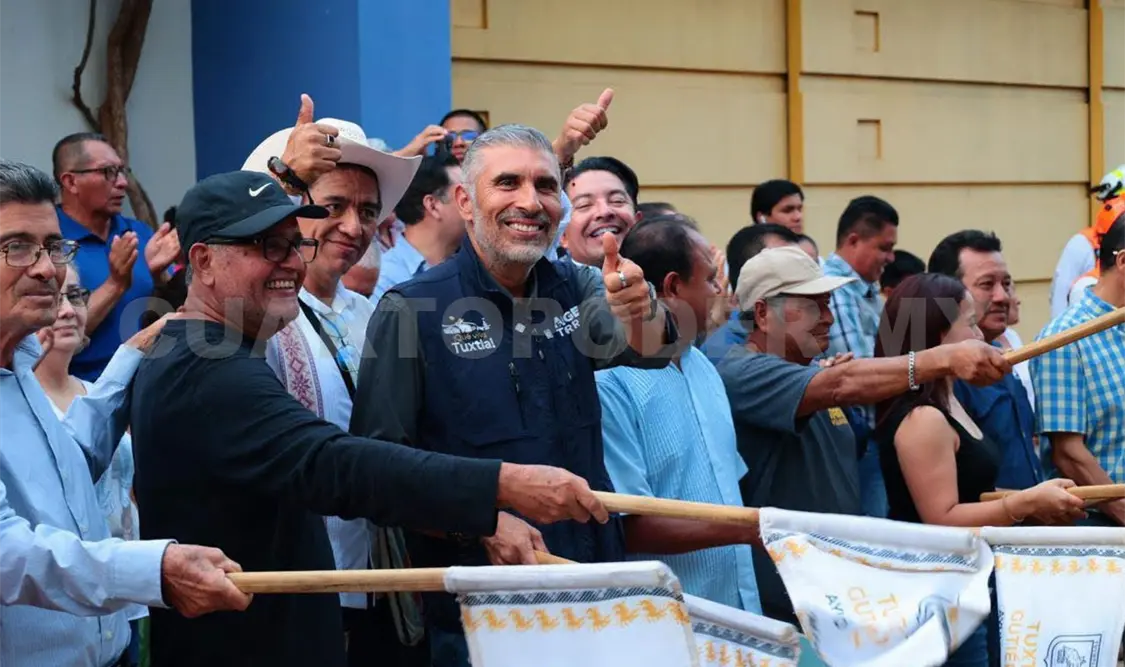 Los habitantes acompañaron al munícipe. Cortesía
