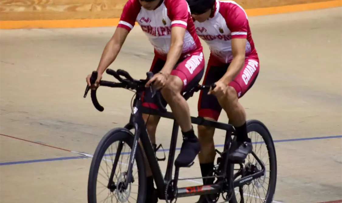 Fabián Alejandro Rueda Jiménez y Ángel José Pérez Guillén combinaron esfuerzos para subir al podio. Cortesía