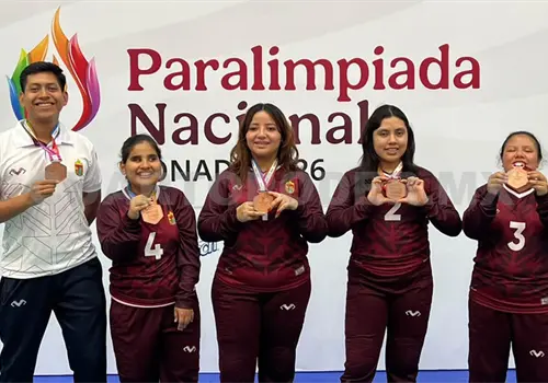 Conquistan el bronce Juvenil Mayor Femenil Conquistan el bronce Juvenil Mayor Femenil