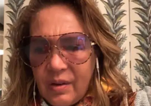Yolanda Andrade exhibe a ex amiga