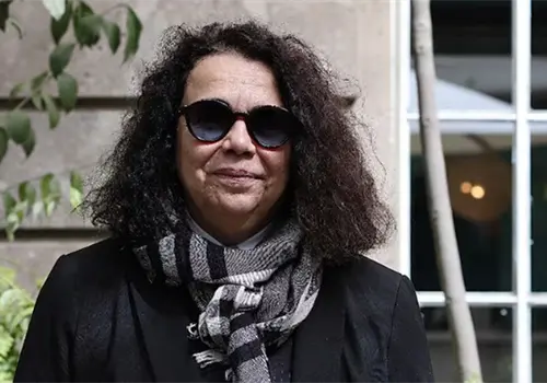 Otorgan Premio al M&eacute;rito a Consuelo S&aacute;izar