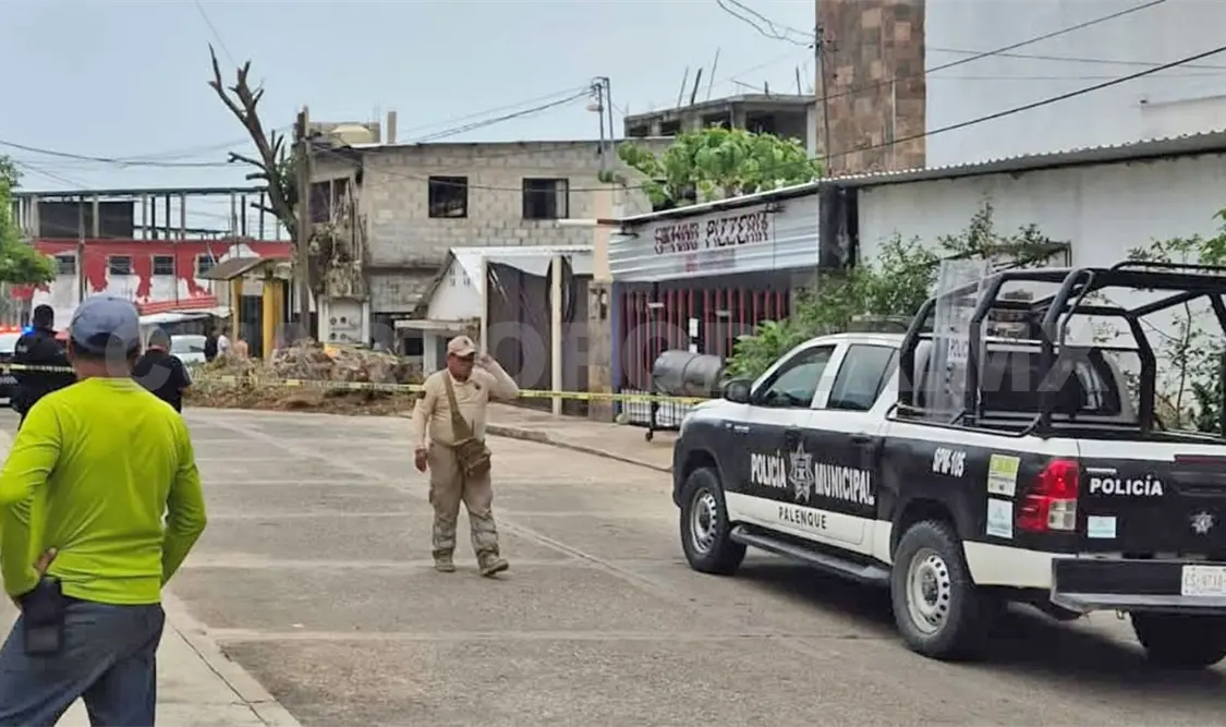 Agentes policiacos desplegaron un operativo tras la pelea familiar que, lamentablemente, acabó en tragedia. Genaro Sánchez / CP