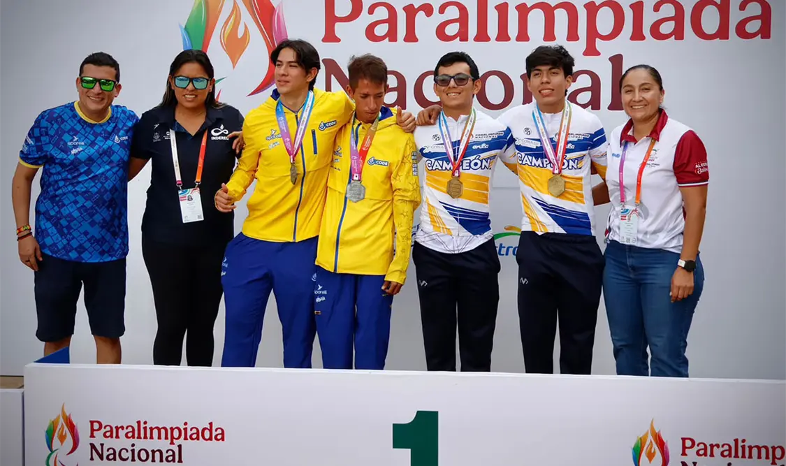 Rueda y Pérez conquistaron el oro en Tándem B3 tras completar los 24 kilómetros de contrarreloj en 22:24.604. Cortesía