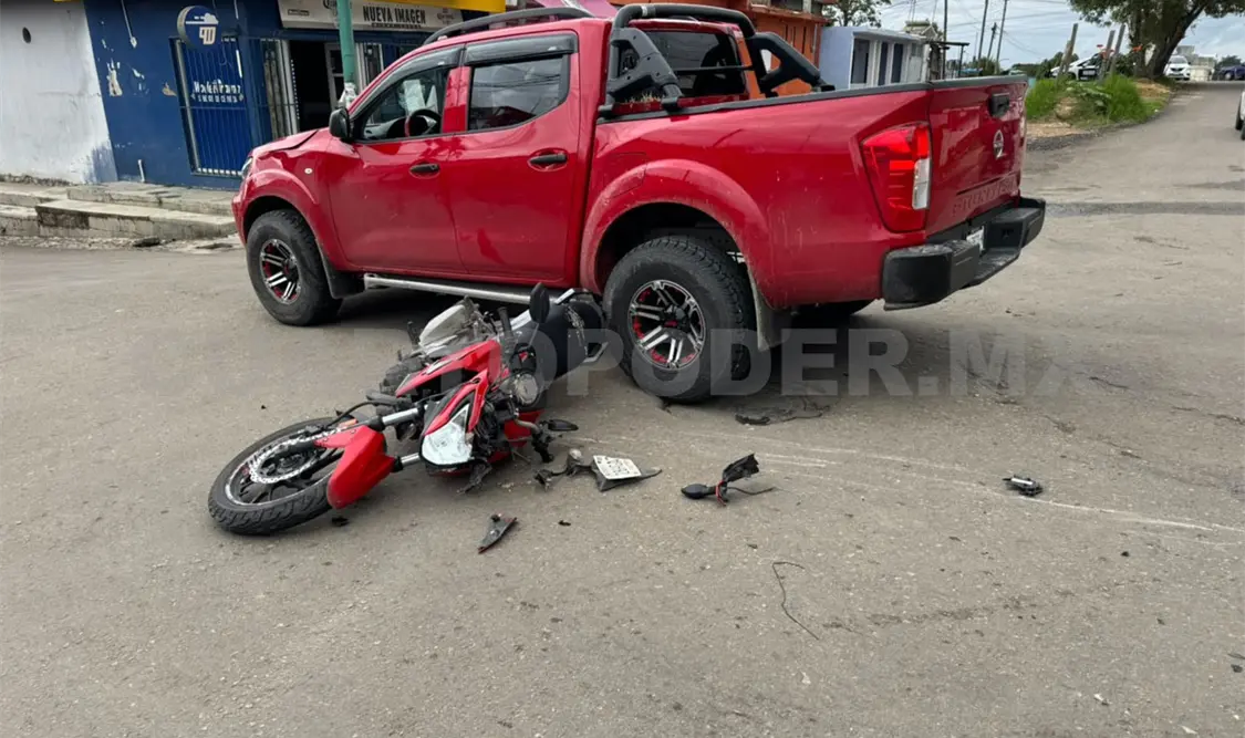 Al no darse cuenta de la circulación llevó a cabo una mala maniobra y se accidentó. Juan Orel / CP