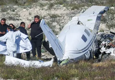 Avioneta usada por gobernador se desploma Avioneta usada por gobernador se desploma
