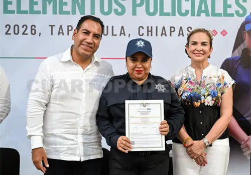 ERA entrega certificados de bachillerato a policías ERA entrega certificados de bachillerato a policías