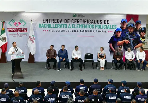 Refrendan compromiso con la profesionalizaci&oacute;n