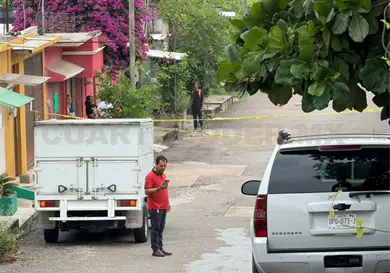 Hallan ahorcado a sujeto en el interior de una casa Hallan ahorcado a sujeto en el interior de una casa