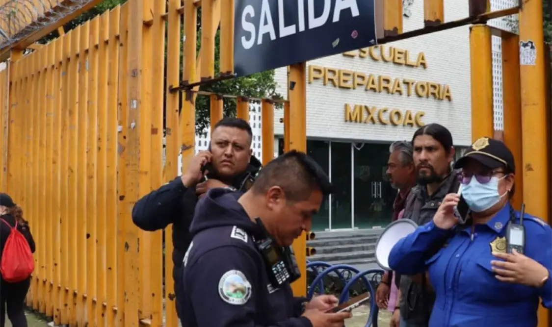 Alumnos toman plantel de la Prepa 1 de la UNAM