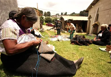Padecen mujeres violencia durante aprendizaje Padecen mujeres violencia durante aprendizaje