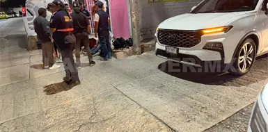 Motociclista derrapa y es trasladado al hospital Motociclista derrapa y es trasladado al hospital
