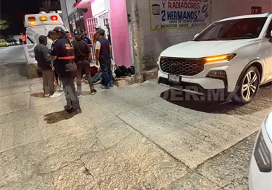 Motociclista derrapa y es trasladado al hospital Motociclista derrapa y es trasladado al hospital