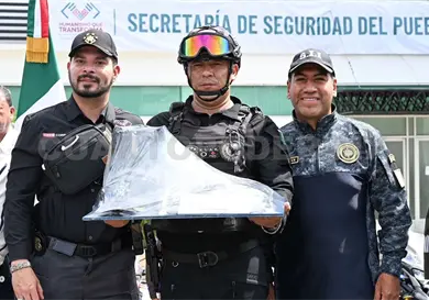 Eduardo Ram&iacute;rez equipa a la Guardia Estatal Vial