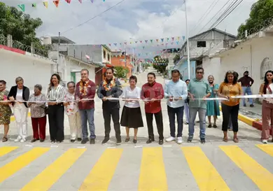 Moreno Guill&eacute;n presente con las familias tuxtlecas