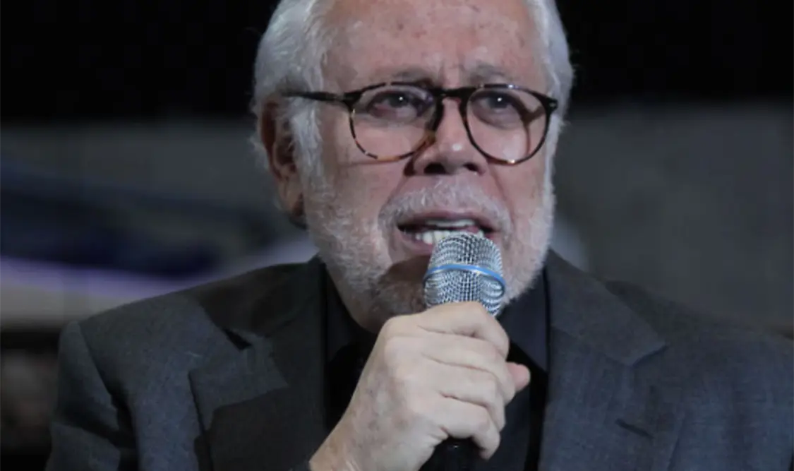 Luis de Llano en contra de serie