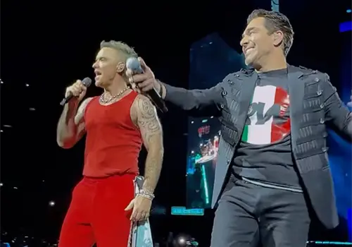 Robbie y Omar se encuentran