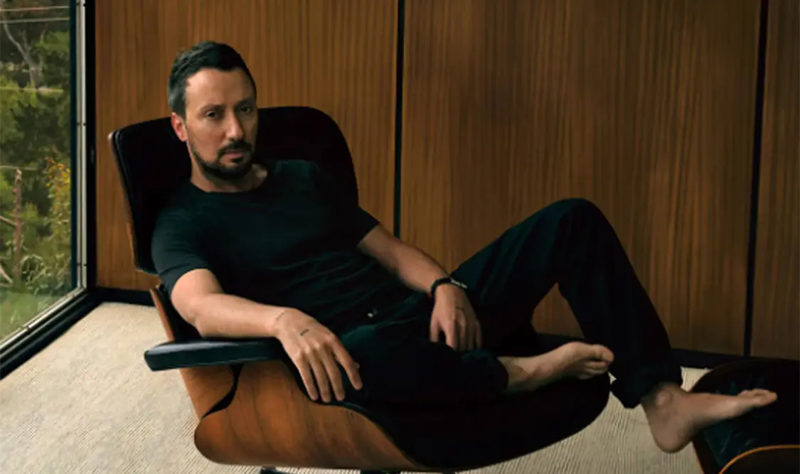 Anthony Vaccarello deja Saint Laurent