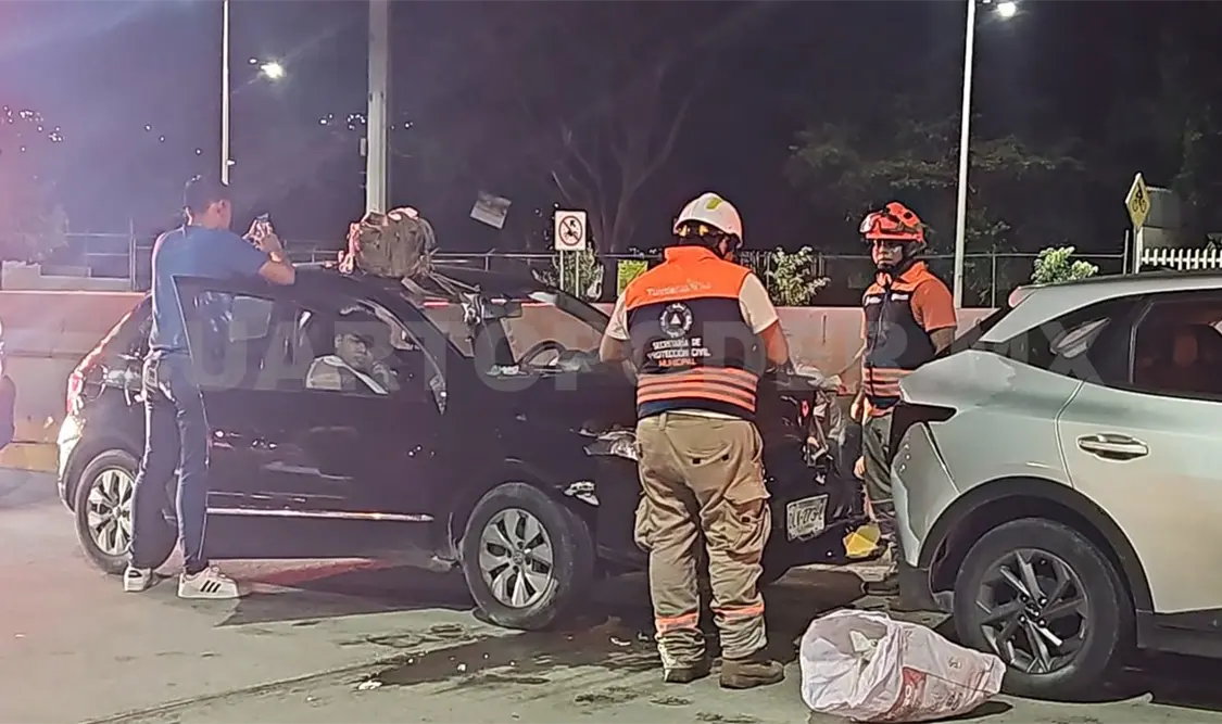 La carambola se derivó de un choque por alcance en el carril de baja velocidad. Ulises Villalobos / CP