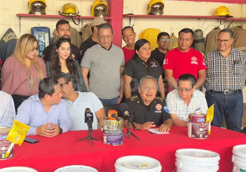 Canirac entrega pintura a bomberos de Tuxtla