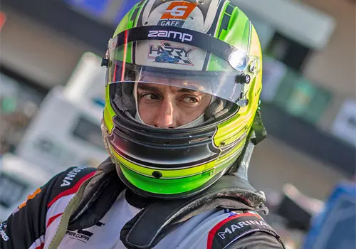 Due&ntilde;as va por el podio en semifinal regia