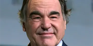 Oliver Stone cuestiona cine de EU Oliver Stone cuestiona cine de EU