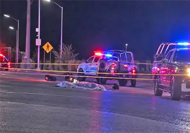 Cae de motocicleta y muere al golpearse la cabeza
