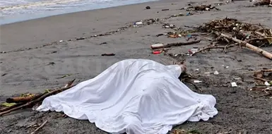 Localizan a mujer sin vida en una playa Localizan a mujer sin vida en una playa